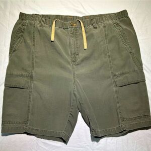 Tommy Bahama Relax Cotton Blend Cargo Shorts - Light Olive color - XXL